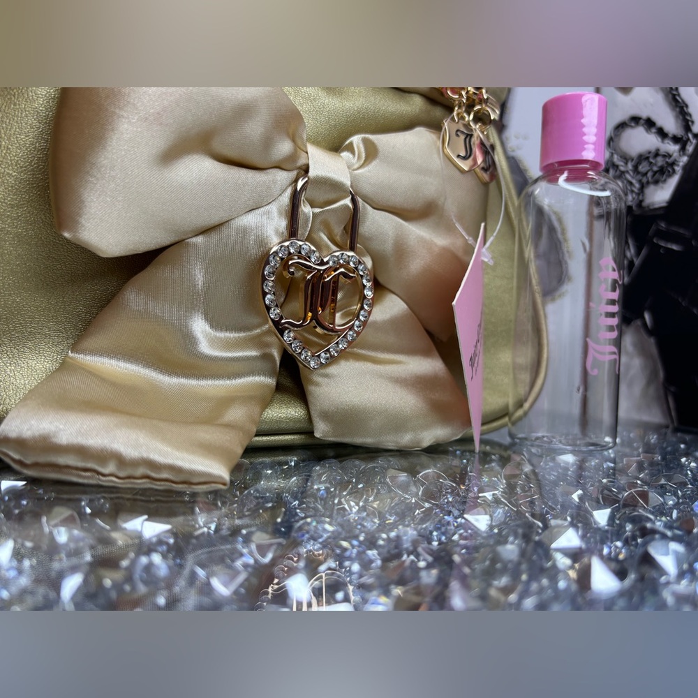 Juicy Couture Gold Cosmetic Bag with Bow and Charm - Picture 4 of 14